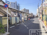 京成小岩駅北西側の線路沿い