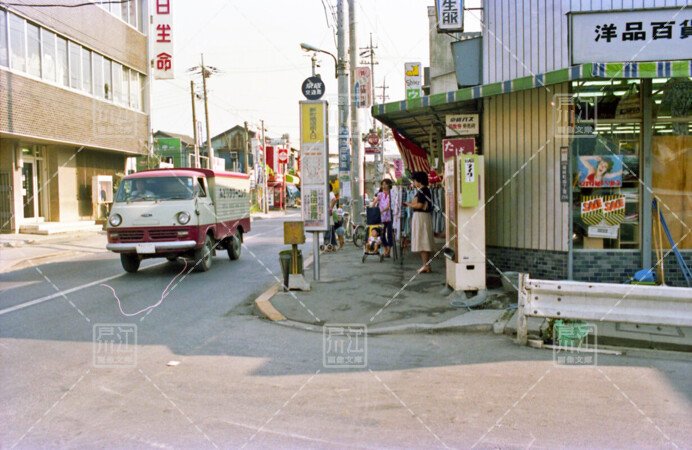 篠崎街道　篠崎新町商店街入口　バス停